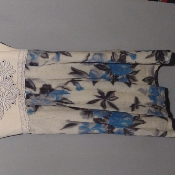 Free People Dress floral boho style with embroidery size xs ties in the back - Picture 2 of 9